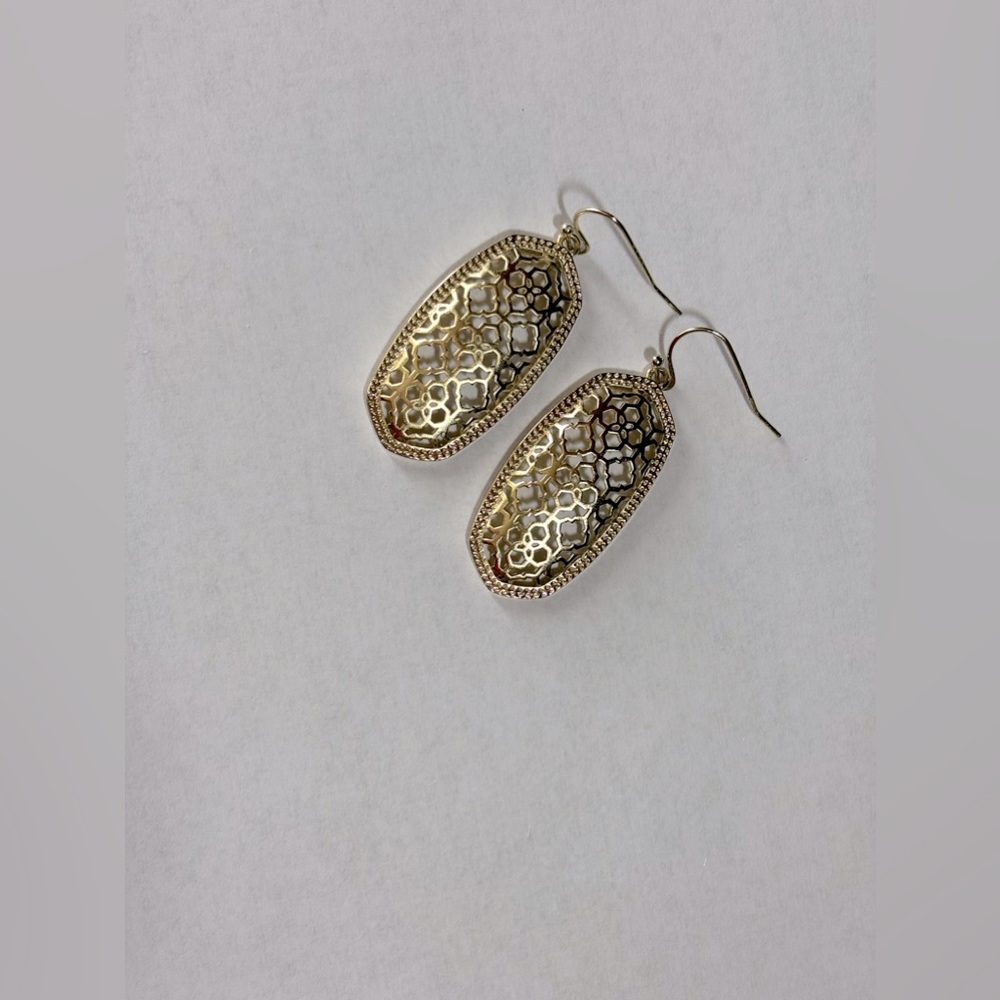Kendra Scott Elle gold tone earrings. Excellent condition. Nordstrom release.